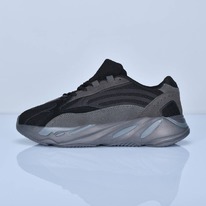 ��������� Adidas Yezzy Boost 700 ��� 5468